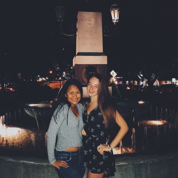 Meet your Posher, Zoe - Picture 3 of 3